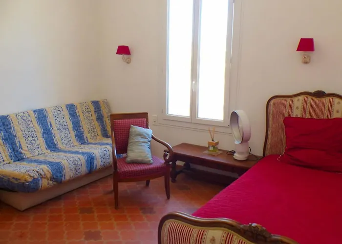 House With Pool In * Bandol