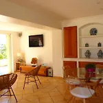 House With Pool In Hébergement de vacances *