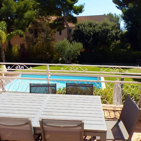 House With Pool In Bandol