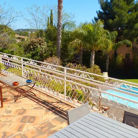 House With Pool In بيت للعطل *