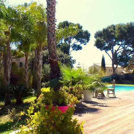 House With Pool In 펜션 *