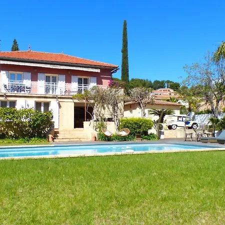 House With Pool In 펜션