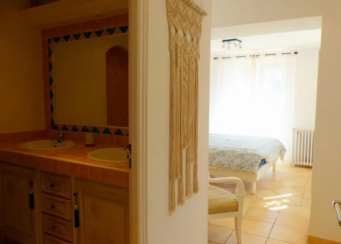 House With Pool In Casa vacanze *