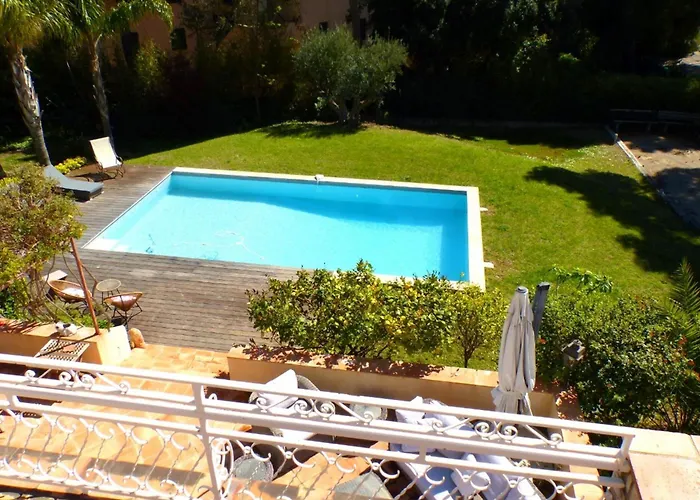 House With Pool In Casa vacanze Bandol