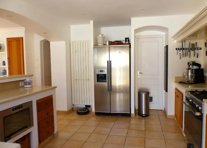 Casa vacanze House With Pool In Bandol